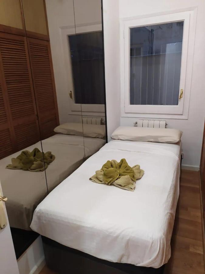 Rooms Arago Barcelona Exteriör bild