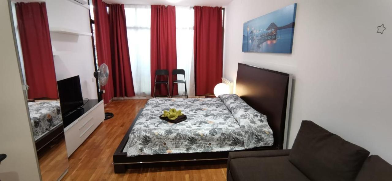 Rooms Arago Barcelona Exteriör bild